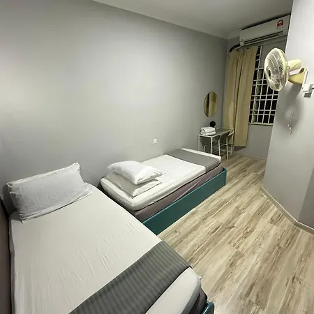 De One Homestay Bayu Emas Near Beach Batu Ferringhi Exterior photo